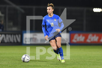 2021-10-22 - Arianna Caruso of Italy in action during the UEFA women's world cup qualifying round between ITALIA and CROATIA at Stadio Teofilo Patini on October 22, 2021 in Castel di Sangro, Italy. - QUALIFICAZIONI MONDIALI 2023 - ITALIA FEMMINILE VS CROAZIA - FIFA WORLD CUP - SOCCER