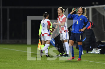 2021-10-22 - Martina Rosucci of Italy in action during the UEFA women's world cup qualifying round between ITALIA and CROATIA at Stadio Teofilo Patini on October 22, 2021 in Castel di Sangro, Italy. - QUALIFICAZIONI MONDIALI 2023 - ITALIA FEMMINILE VS CROAZIA - FIFA WORLD CUP - SOCCER