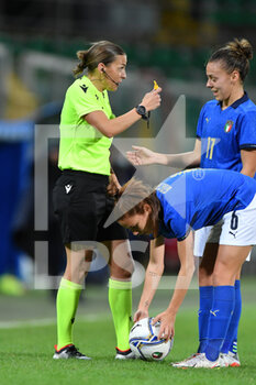 2021-11-26 - referee Stephanie Frappart  - QUALIFICAZIONI MONDIALI 2023 - ITALIA FEMMINILE VS SVIZZERA - FIFA WORLD CUP - SOCCER
