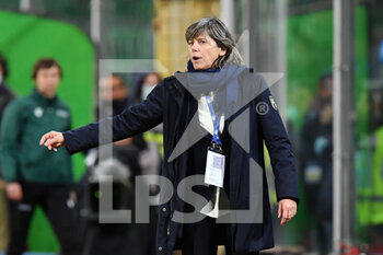 2021-11-26 - Italy's head coach Milena Bertolini gestures  - QUALIFICAZIONI MONDIALI 2023 - ITALIA FEMMINILE VS SVIZZERA - FIFA WORLD CUP - SOCCER