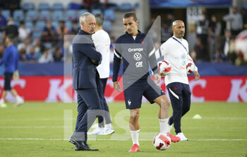 2021-09-01 - Coach of Team France Didier Deschamps, Antoine Griezmann of France during the FIFA World Cup Qatar 2022, Qualifiers, Group D football match between France and Bosnia and Herzegovina on September 1, 2021 at Stade de La Meinau in Strasbourg, France - Photo Jean Catuffe / DPPI - FIFA WORLD CUP QATAR 2022, QUALIFIERS, GROUP D - FRANCE AND BOSNIA AND HERZEGOVINA - FIFA WORLD CUP - SOCCER