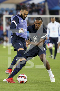 2021-09-01 - Karim Benzema, Jules Kounde of France during the FIFA World Cup Qatar 2022, Qualifiers, Group D football match between France and Bosnia and Herzegovina on September 1, 2021 at Stade de La Meinau in Strasbourg, France - FIFA WORLD CUP QATAR 2022, QUALIFIERS, GROUP D - FRANCE AND BOSNIA AND HERZEGOVINA - FIFA WORLD CUP - SOCCER