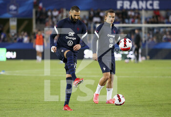 2021-09-01 - Karim Benzema, Antoine Griezmann of France during the FIFA World Cup Qatar 2022, Qualifiers, Group D football match between France and Bosnia and Herzegovina on September 1, 2021 at Stade de La Meinau in Strasbourg, France - FIFA WORLD CUP QATAR 2022, QUALIFIERS, GROUP D - FRANCE AND BOSNIA AND HERZEGOVINA - FIFA WORLD CUP - SOCCER