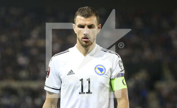 2021-09-01 - Edin Dzeko of Bosnia and Herzegovina during the FIFA World Cup Qatar 2022, Qualifiers, Group D football match between France and Bosnia and Herzegovina on September 1, 2021 at Stade de La Meinau in Strasbourg, France - FIFA WORLD CUP QATAR 2022, QUALIFIERS, GROUP D - FRANCE AND BOSNIA AND HERZEGOVINA - FIFA WORLD CUP - SOCCER
