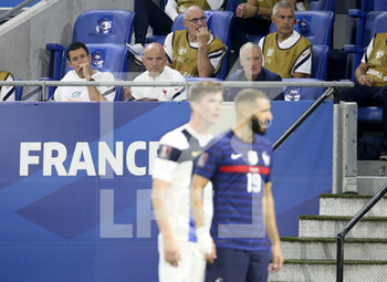 2021-09-07 - Goalkeepers? coach of France Franck Raviot, assistant-coach Guy Stephan, coach of France Didier Deschamps during the FIFA World Cup Qatar 2022, Qualifiers, Group D football match between France and Finland on September 7, 2021 at Groupama stadium in Decines-Charpieu near Lyon, France - FIFA WORLD CUP QATAR 2022, QUALIFIERS, GROUP D - FRANCE AND FINLAND - FIFA WORLD CUP - SOCCER