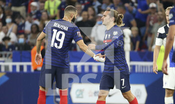2021-09-07 - Karim Benzema, Antoine Griezmann of France during the FIFA World Cup Qatar 2022, Qualifiers, Group D football match between France and Finland on September 7, 2021 at Groupama stadium in Decines-Charpieu near Lyon, France - FIFA WORLD CUP QATAR 2022, QUALIFIERS, GROUP D - FRANCE AND FINLAND - FIFA WORLD CUP - SOCCER