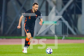 2021-10-08 - Stefan de Vrij of the Netherlands during the FIFA World Cup 2022, Qualifiers football match between Latvia and Netherlands on October 8, 2021 at Daugava Stadium in Riga, Latvia - FIFA WORLD CUP 2022, QUALIFIERS - LATVIA AND NETHERLANDS - FIFA WORLD CUP - SOCCER