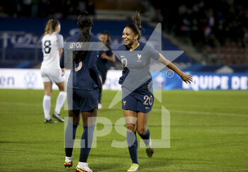 2021-10-22 - Delphine Cascarino, Onema Grace Geyoro (left) of France celebrate a goal during the FIFA Women's World Cup 2023, Qualifiers Group I football match between France and Estonia on October 22, 2021 at Stade Dominique Duvauchelle in Creteil, France - FIFA WOMEN'S WORLD CUP 2023, QUALIFIERS GROUP I - FRANCE VS ESTONIA - FIFA WORLD CUP - SOCCER