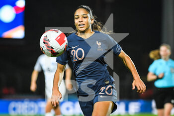 2021-10-22 - Delphine CASCARINO of France during the FIFA Women's World Cup 2023, Qualifiers Group I football match between France and Estonia on October 22, 2021 at Dominique Duvauchelle stadium in Créteil, France - FIFA WOMEN'S WORLD CUP 2023, QUALIFIERS GROUP I - FRANCE VS ESTONIA - FIFA WORLD CUP - SOCCER