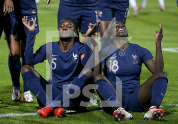2021-10-22 - Aissatou Tounkara of France celebrates her goal with Viviane Asseyi during the FIFA Women's World Cup 2023, Qualifiers Group I football match between France and Estonia on October 22, 2021 at Stade Dominique Duvauchelle in Creteil, France - FIFA WOMEN'S WORLD CUP 2023, QUALIFIERS GROUP I - FRANCE VS ESTONIA - FIFA WORLD CUP - SOCCER