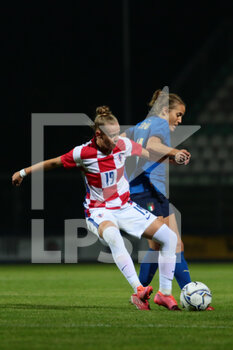 2021-10-22 - Janja Čanjevac of Croatia gestures during the FIFA Women's World Cup 2023 Qualifications football match between Italy and Croatia at the Teofilo Patini stadium in Città Castel di Sangro on October 22th 2021 - FIFA WOMEN'S WORLD CUP 2023 QUALIFICATION - ITALY VS CROATIA INT - FIFA WORLD CUP - SOCCER