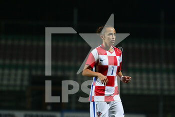 2021-10-22 - Petra Pezelj of Croatia gestures during the FIFA Women's World Cup 2023 Qualifications football match between Italy and Croatia at the Teofilo Patini stadium in Città Castel di Sangro on October 22th 2021 - FIFA WOMEN'S WORLD CUP 2023 QUALIFICATION - ITALY VS CROATIA INT - FIFA WORLD CUP - SOCCER