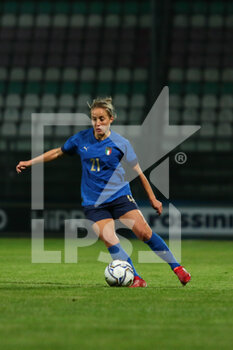 2021-10-22 - Valentina Cernoia of Italy gestures during the FIFA Women's World Cup 2023 Qualifications football match between Italy and Croatia at the Teofilo Patini stadium in Città Castel di Sangro on October 22th 2021 - FIFA WOMEN'S WORLD CUP 2023 QUALIFICATION - ITALY VS CROATIA INT - FIFA WORLD CUP - SOCCER