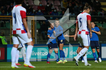 2021-10-22 - Valeria Pirone of Italy  during the FIFA Women's World Cup 2023 Qualifications football match between Italy and Croatia at the Teofilo Patini stadium in Città Castel di Sangro on October 22th 2021 - FIFA WOMEN'S WORLD CUP 2023 QUALIFICATION - ITALY VS CROATIA INT - FIFA WORLD CUP - SOCCER