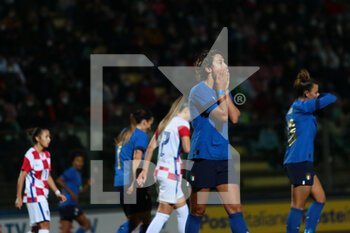 2021-10-22 - Valentina Giacinti of Italy  during the FIFA Women's World Cup 2023 Qualifications football match between Italy and Croatia at the Teofilo Patini stadium in Città Castel di Sangro on October 22th 2021 - FIFA WOMEN'S WORLD CUP 2023 QUALIFICATION - ITALY VS CROATIA INT - FIFA WORLD CUP - SOCCER