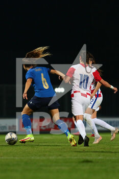 2021-10-22 - Sofia Cantore of Italy gestures during the FIFA Women's World Cup 2023 Qualifications football match between Italy and Croatia at the Teofilo Patini stadium in Città Castel di Sangro on October 22th 2021 - FIFA WOMEN'S WORLD CUP 2023 QUALIFICATION - ITALY VS CROATIA INT - FIFA WORLD CUP - SOCCER