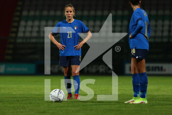 2021-10-22 - Valentina Cernoia of Italy  during the FIFA Women's World Cup 2023 Qualifications football match between Italy and Croatia at the Teofilo Patini stadium in Città Castel di Sangro on October 22th 2021 - FIFA WOMEN'S WORLD CUP 2023 QUALIFICATION - ITALY VS CROATIA INT - FIFA WORLD CUP - SOCCER