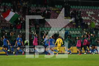 2021-10-22 - Italy team during the FIFA Women's World Cup 2023 Qualifications football match between Italy and Croatia at the Teofilo Patini stadium in Città Castel di Sangro on October 22th 2021 - FIFA WOMEN'S WORLD CUP 2023 QUALIFICATION - ITALY VS CROATIA INT - FIFA WORLD CUP - SOCCER