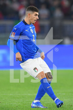 2021-11-12 - ROME, ITALY -  November 12 :  Giovanni Di Lorenzo    of Italy in Action during the World Cup Qualifiers Group C soccer match between  Italy and Svizzera  at Stadio Olimpico on November 12,2021 in Rome,Italy - FIFA WORLD CUP QATAR 2022 QUALIFIERS - ITALY VS SWITZERLAND - FIFA WORLD CUP - SOCCER