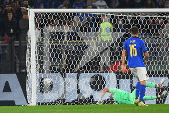 2021-11-12 - ROME, ITALY - November 12 : Silvan Widmer Svizzera   scoring the  goal during  World Cup Qualifiers Group C  soccer match between  Italy and Svizzera  at Stadio Olimpico on November 12,2021 in Rome Italy - FIFA WORLD CUP QATAR 2022 QUALIFIERS - ITALY VS SWITZERLAND - FIFA WORLD CUP - SOCCER