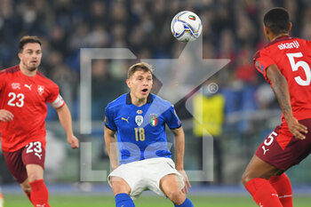 2021-11-12 - ROME, ITALY -  November 12 : Nicolo' Barella (C)  of Italy in Action during the World Cup Qualifiers Group C soccer match between  Italy and Svizzera  at Stadio Olimpico on November 12,2021 in Rome,Italy  - FIFA WORLD CUP QATAR 2022 QUALIFIERS - ITALY VS SWITZERLAND - FIFA WORLD CUP - SOCCER