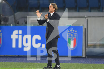 2021-11-12 - ROME, ITALY - November 12 : Head Coach Roberto Mancini  of Italy in gestures during World Cup Qualifiers Group C soccer match between  Italy and Svizzera  at Stadio Olimpico on November 12,2021 in Rome Italy - FIFA WORLD CUP QATAR 2022 QUALIFIERS - ITALY VS SWITZERLAND - FIFA WORLD CUP - SOCCER