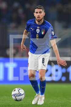 2021-11-12 - ROME, ITALY -  November 12 : Luiz Jorginho  of Italy in Action during the World Cup Qualifiers Group C soccer match between  Italy and Svizzera  at Stadio Olimpico on November 12,2021 in Rome,Italy - FIFA WORLD CUP QATAR 2022 QUALIFIERS - ITALY VS SWITZERLAND - FIFA WORLD CUP - SOCCER