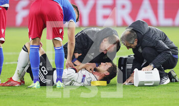 2021-11-11 - Leon Goretzka of Germany injured during the FIFA World Cup 2022, Qualifiers Group J football match between Germany and Liechtenstein on November 11, 2021 at Volkswagen Arena in Wolfsburg, Germany - FIFA WORLD CUP 2022, QUALIFIERS GROUP J - GERMANY VS LIECHTENSTEIN - FIFA WORLD CUP - SOCCER