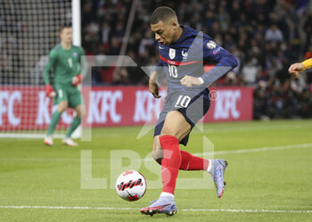 2021-11-13 - Kylian Mbappe of France during the FIFA World Cup 2022, Qualifiers Group D football match between France and Kazakhstan on November 13, 2021 at Parc des Princes, Paris, France - FIFA WORLD CUP 2022, QUALIFIERS GROUP D - FRANCE VS KAZAKHSTAN - FIFA WORLD CUP - SOCCER