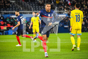 2021-11-13 - Kylian MBAPPE of France celebrates his goal during the FIFA World Cup 2022, Qualifiers Group D football match between France and Kazakhstan on November 13, 2021 at Parc des Princes stadium in Paris, France - FIFA WORLD CUP 2022, QUALIFIERS GROUP D - FRANCE VS KAZAKHSTAN - FIFA WORLD CUP - SOCCER