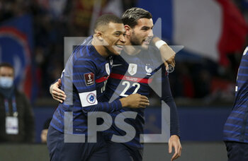 2021-11-13 - Kylian Mbappe of France celebrates his first goal with Theo Hernandez during the FIFA World Cup 2022, Qualifiers Group D football match between France and Kazakhstan on November 13, 2021 at Parc des Princes, Paris, France - FIFA WORLD CUP 2022, QUALIFIERS GROUP D - FRANCE VS KAZAKHSTAN - FIFA WORLD CUP - SOCCER