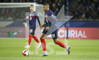 2021-11-13 - Kylian Mbappe of France during the FIFA World Cup 2022, Qualifiers Group D football match between France and Kazakhstan on November 13, 2021 at Parc des Princes, Paris, France - FIFA WORLD CUP 2022, QUALIFIERS GROUP D - FRANCE VS KAZAKHSTAN - FIFA WORLD CUP - SOCCER