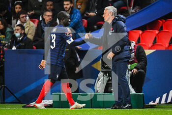 2021-11-13 - N'Golo KANTE of France and Didier DESCHAMPS of France during the FIFA World Cup 2022, Qualifiers Group D football match between France and Kazakhstan on November 13, 2021 at Parc des Princes stadium in Paris, France - FIFA WORLD CUP 2022, QUALIFIERS GROUP D - FRANCE VS KAZAKHSTAN - FIFA WORLD CUP - SOCCER