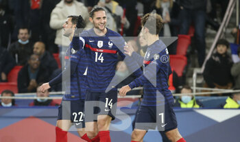 2021-11-13 - Adrien Rabiot of France celebrates his goal with Antoine Griezmann during the FIFA World Cup 2022, Qualifiers Group D football match between France and Kazakhstan on November 13, 2021 at Parc des Princes, Paris, France - FIFA WORLD CUP 2022, QUALIFIERS GROUP D - FRANCE VS KAZAKHSTAN - FIFA WORLD CUP - SOCCER