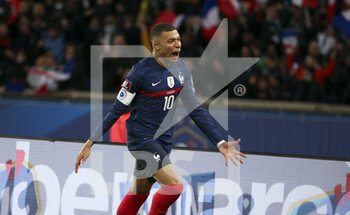 2021-11-13 - Kylian Mbappe of France celebrates his fourth goal during the FIFA World Cup 2022, Qualifiers Group D football match between France and Kazakhstan on November 13, 2021 at Parc des Princes, Paris, France - FIFA WORLD CUP 2022, QUALIFIERS GROUP D - FRANCE VS KAZAKHSTAN - FIFA WORLD CUP - SOCCER