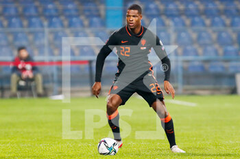 2021-11-13 - Denzel Dumfries of the Netherlands during the FIFA World Cup 2022, Qualifiers Group G football match between Montenegro and Netherlands on November 13, 2021 at Gradski Stadion Podgorica in Podgorica, Montenegro - FIFA WORLD CUP 2022, QUALIFIERS GROUP G - MONTENEGRO VS NETHERLANDS - FIFA WORLD CUP - SOCCER