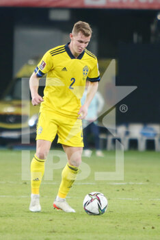 2021-11-14 - Emil Krafth of Sweden during the FIFA World Cup 2022, Qualifiers Group B football match between Spain and Sweden on November 14, 2021 at La Cartuja stadium in Sevilla, Spain - FIFA WORLD CUP 2022, QUALIFIERS GROUP B - SPAIN VS SWEDEN - FIFA WORLD CUP - SOCCER