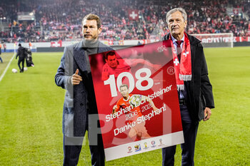 15/11/2021 - 15.11.2021, Luzern, Swissporarena, WM-Qualification: Switzerland - Bulgaria, left to right: Stephan Lichtsteiner receive a present for his career with the national team from Dominique Blanc (SFV President) - FIFA WORLD CUP QUALIFICATION: SWITZERLAND VS BULGARIA - FIFA MONDIALI - CALCIO