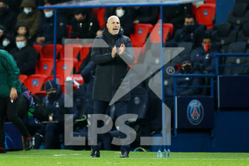 2021-12-07 - Coach Philippe Clement of Club Brugge during the UEFA Champions League, Group A football match between Paris Saint-Germain and Club Brugge on December 7, 2021 at Parc des Princes stadium in Paris, France - PARIS SAINT-GERMAIN VS CLUB BRUGGE - UEFA CHAMPIONS LEAGUE - SOCCER