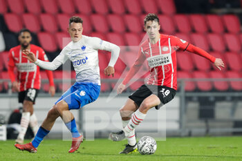 2021-11-20 - Julian Von Moos of Vitesse, Olivier Boscagli of PSV during the Netherlands championship Eredivisie football match between PSV and Vitesse on November 20, 2021 at the Philips Stadion in Eindhoven, Netherlands - PSV VS VITESSE - NETHERLANDS EREDIVISIE - SOCCER