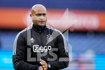 2021-12-19 - Winston Bogarde assistant coach of AFC Ajax during the Netherlands championship Eredivisie football match between Feyenoord Rotterdam and AFC Ajax Amsterdam on December 19, 2021 at Stadion Feijenoord De Kuip in Rotterdam, Netherlands - FEYENOORD ROTTERDAM VS AFC AJAX AMSTERDAM - NETHERLANDS EREDIVISIE - SOCCER