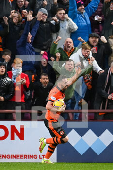 2021-11-06 - Nicky Clark of Dundee Utd FC celebrates after scorning 3-2 during the Scottish championship, Premiership football match between Heart of Midlothian and Dundee United on November 6, 2021 at Tynecastle Park in Edinburgh, Scotland - HEART OF MIDLOTHIAN VS DUNDEE UNITED - SCOTTISH PREMIERSHIP - SOCCER