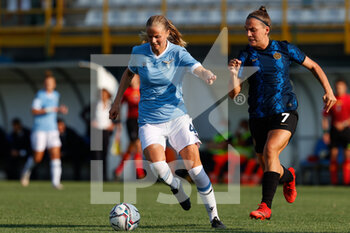 2021-09-05 - Gloria Marinelli (FC Internazionale) e Maria M. Thomsen (Lazio) si contendono il pallone - INTER - FC INTERNAZIONALE VS LAZIO WOMEN - ITALIAN SERIE A WOMEN - SOCCER