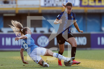 2021-09-05 - Rachel Cuschieri (Lazio) scivolata su Maria Teresa Pandini (FC Internazionale) - INTER - FC INTERNAZIONALE VS LAZIO WOMEN - ITALIAN SERIE A WOMEN - SOCCER