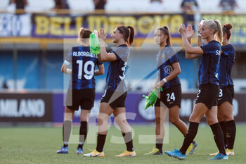 2021-09-05 - Le giocatrici dell’FC Internazionale salutano i tifosi dopo la vittoria - INTER - FC INTERNAZIONALE VS LAZIO WOMEN - ITALIAN SERIE A WOMEN - SOCCER