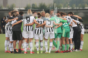 2021-09-25 - The Juventus Women Team celebrates the victory after the end of the match - JUVENTUS FC VS EMPOLI LADIES - ITALIAN SERIE A WOMEN - SOCCER