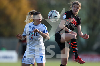 2021-11-07 - Christy Grimshaw (AC Milan) and Cecilia Prugna (Empoli Ladies) fight for the ball - AC MILAN VS EMPOLI LADIES - ITALIAN SERIE A WOMEN - SOCCER