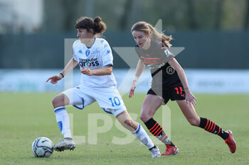 2021-11-07 - Norma Cinotti (Empoli Ladies) protects the ball from Christy Grimshaw (AC Milan) - AC MILAN VS EMPOLI LADIES - ITALIAN SERIE A WOMEN - SOCCER