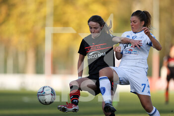 2021-11-07 - Christy Grimshaw (AC Milan) and Cecilia Prugna (Empoli Ladies) fight for the ball - AC MILAN VS EMPOLI LADIES - ITALIAN SERIE A WOMEN - SOCCER