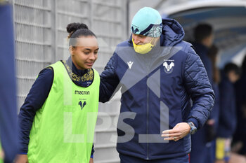 2021-12-04 - Lineth Cedeno of Hellas Verona and Matteo Pachera of Hellas Verona during the 10th day of the Serie A Championship between S.S. Lazio Women and Hellas Verona Women at the stadio Mirko Fersini on 4th of December, 2021 in Formello, Italy. - LAZIO WOMEN VS HELLAS VERONA WOMEN - ITALIAN SERIE A WOMEN - SOCCER